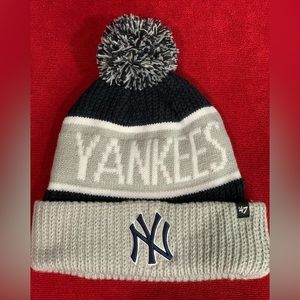 New York Yankees '47 Brand Essentials Cuffed Pom Knit Beanie